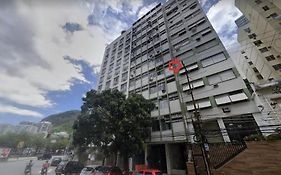 3 pessoas Apartamento sozinho BotaFogo